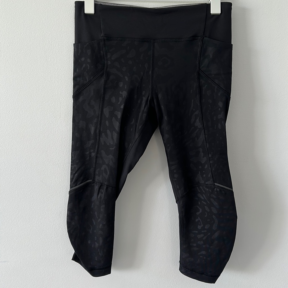 Women’s Lululemon Crop Leopard Print Leggings  Size: 6
